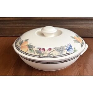 Mikasa Intaglio CAC29 Garden Harvest Round Covered Casserole Dish w/ Lid 9 1/2"